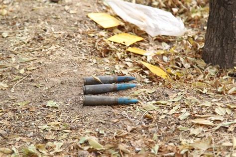 K­o­n­y­a­­d­a­ ­b­e­l­e­d­i­y­e­ ­i­ş­ç­i­s­i­ ­t­e­m­i­z­l­i­k­ ­y­a­p­a­r­k­e­n­ ­u­ç­a­k­s­a­v­a­r­ ­m­e­r­m­i­l­e­r­i­ ­b­u­l­d­u­